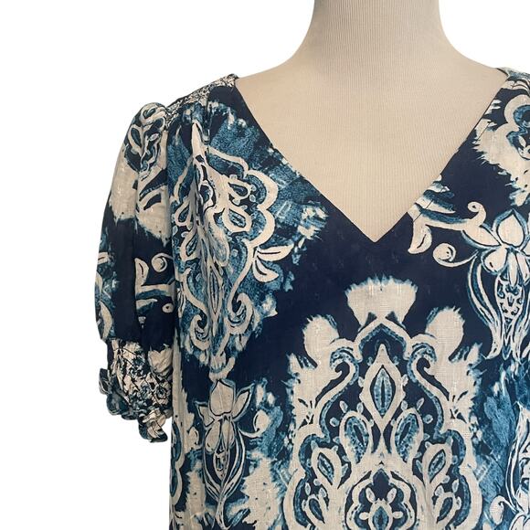 Haute Hippie V-Neck Smocked Top Womens Medium Blue White Boho Damask Blouse - Picture 3 of 9